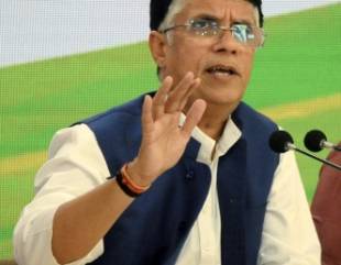 SC clubs, transfers FIRs against Congress leader Pawan Khera to Lucknow