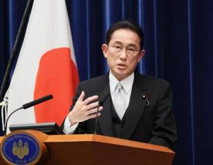 Japan to uphold key postwar apology: PM