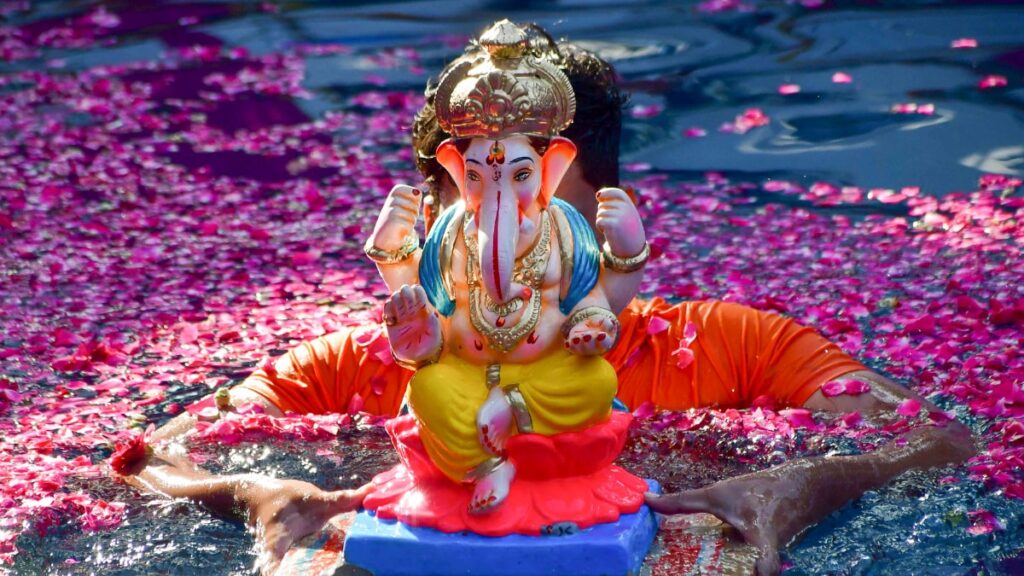 Mumbai's Ganeshotsav: A Celebration Amidst Intermittent Rains