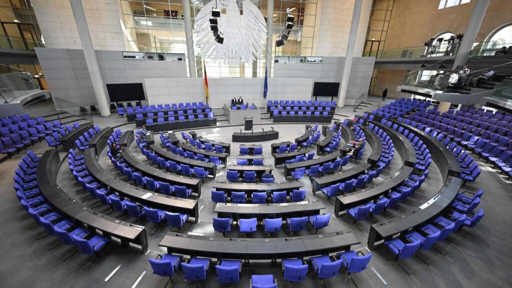 Shrinking the Giant: The German Bundestag's Downsizing Dilemma